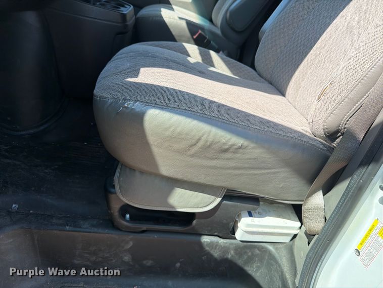 image for item YA3617 2018 GMC Savana 2500 van