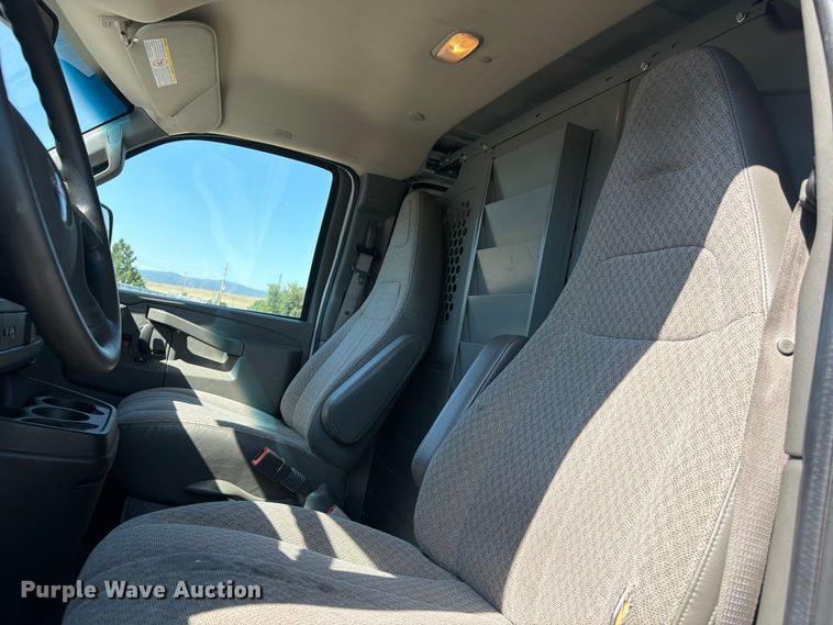 image for item YA3617 2018 GMC Savana 2500 van