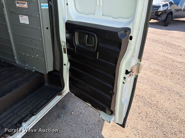 image for item YA3617 2018 GMC Savana 2500 van