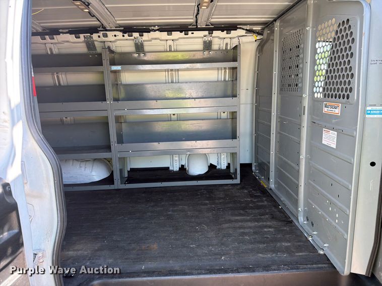 image for item YA3617 2018 GMC Savana 2500 van