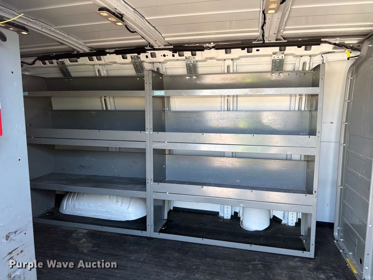 image for item YA3617 2018 GMC Savana 2500 van