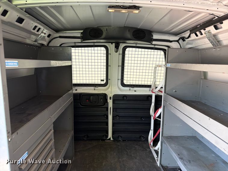 image for item YA3617 2018 GMC Savana 2500 van