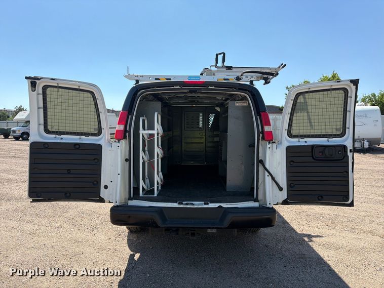 image for item YA3617 2018 GMC Savana 2500 van