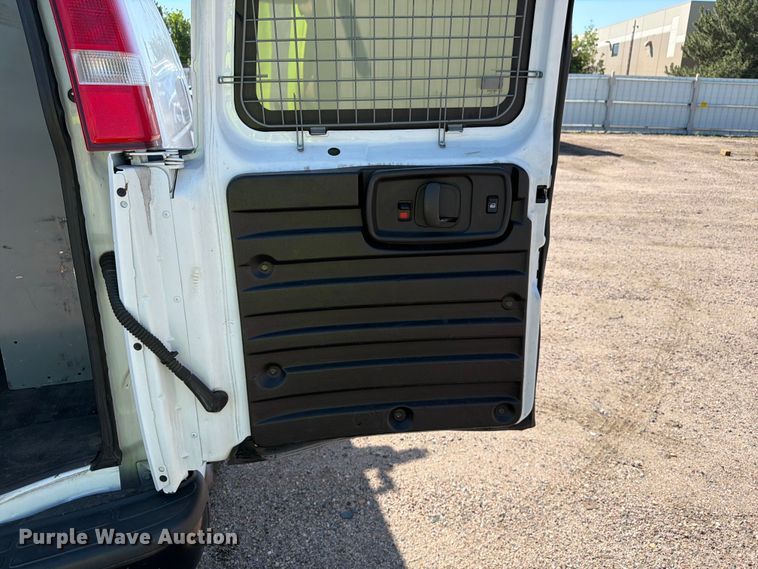 image for item YA3617 2018 GMC Savana 2500 van