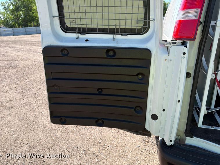 image for item YA3617 2018 GMC Savana 2500 van