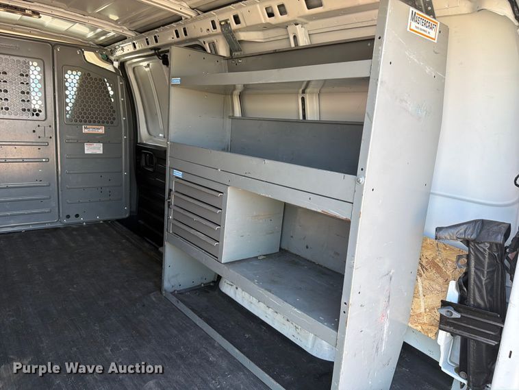 image for item YA3617 2018 GMC Savana 2500 van