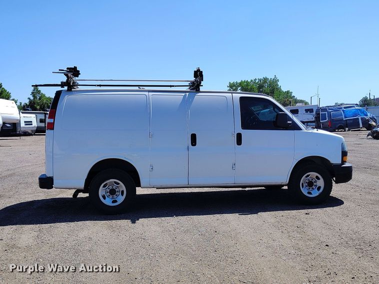 image for item YA3618 2020 GMC Savana 2500 van