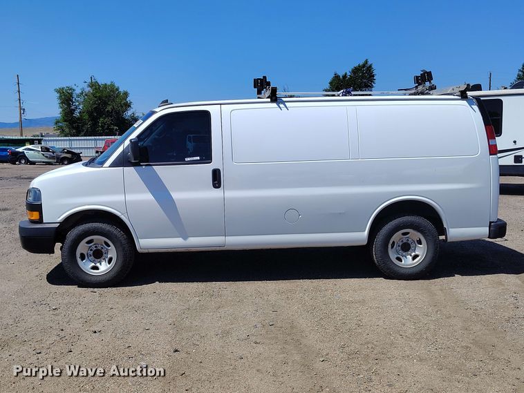 image for item YA3618 2020 GMC Savana 2500 van