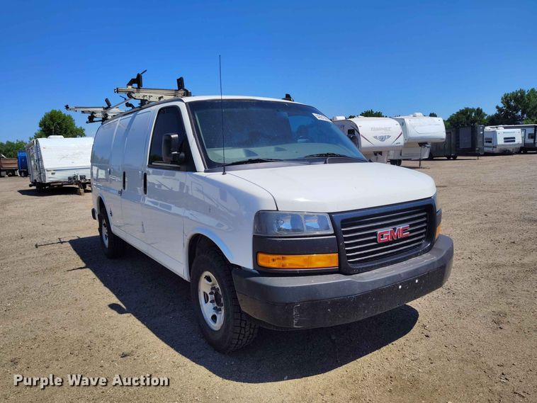 image for item YA3618 2020 GMC Savana 2500 van