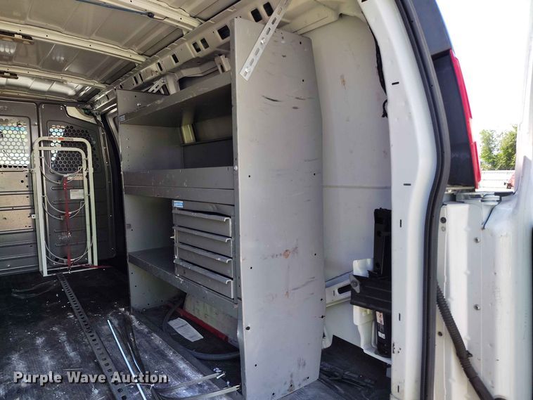 image for item YA3618 2020 GMC Savana 2500 van