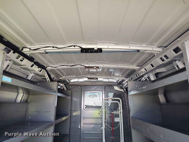 image for item YA3618 2020 GMC Savana 2500 van