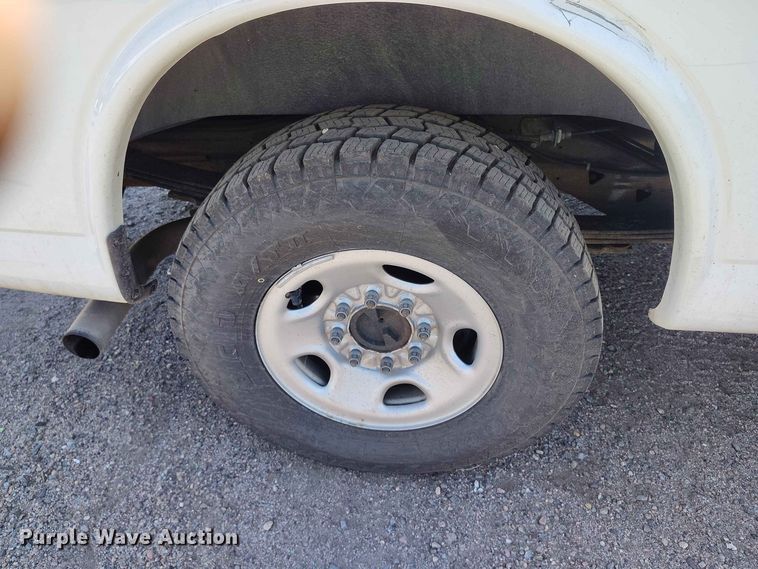 image for item YA3618 2020 GMC Savana 2500 van
