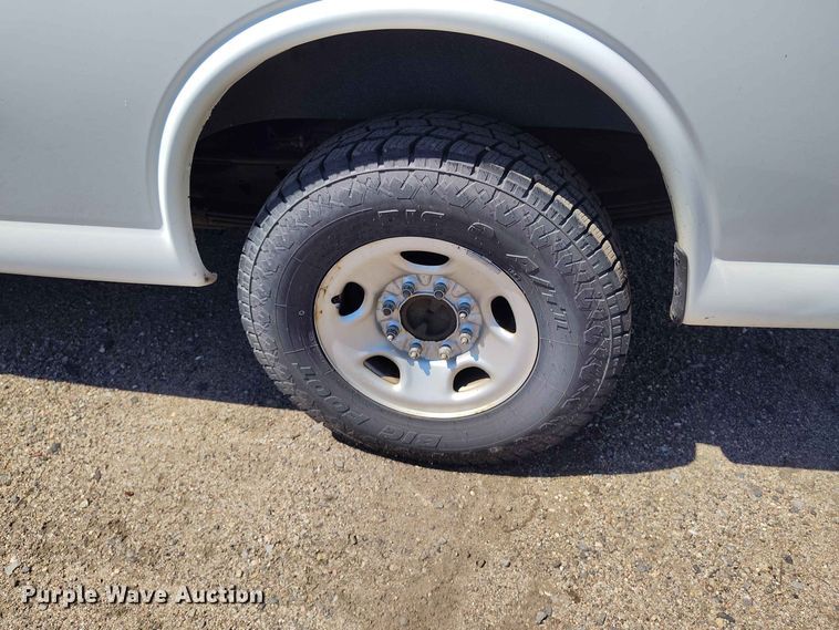 image for item YA3618 2020 GMC Savana 2500 van