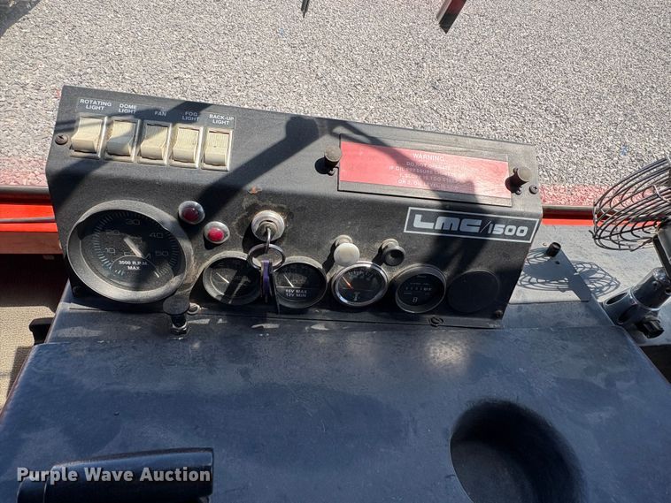 image for item YA3732 1987 LMC 1500 track carrier