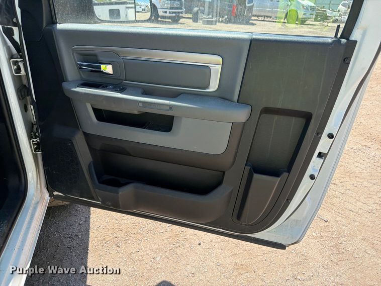 image for item YA3784 2019 RAM 1500 pickup truck