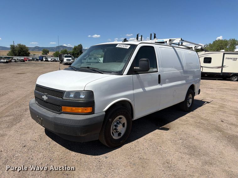 2020 Chevrolet Express 2500 van