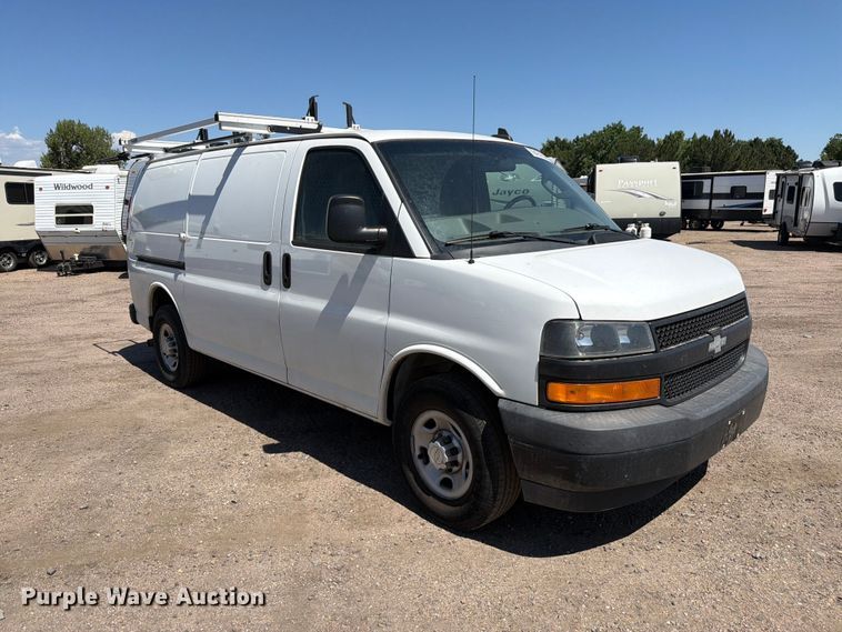 image for item YA3786 2020 Chevrolet Express 2500 van