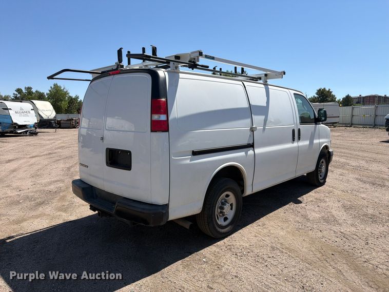 image for item YA3786 2020 Chevrolet Express 2500 van