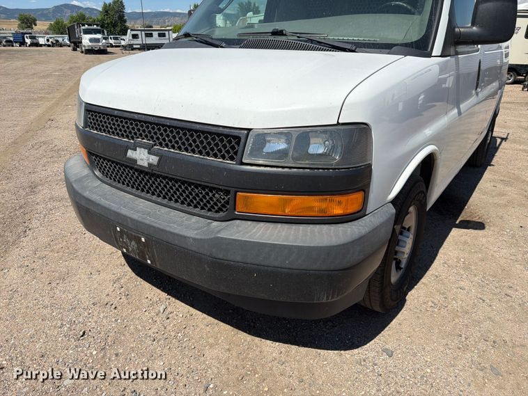 image for item YA3786 2020 Chevrolet Express 2500 van