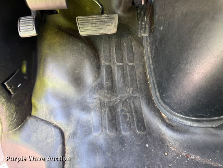 image for item YA3786 2020 Chevrolet Express 2500 van