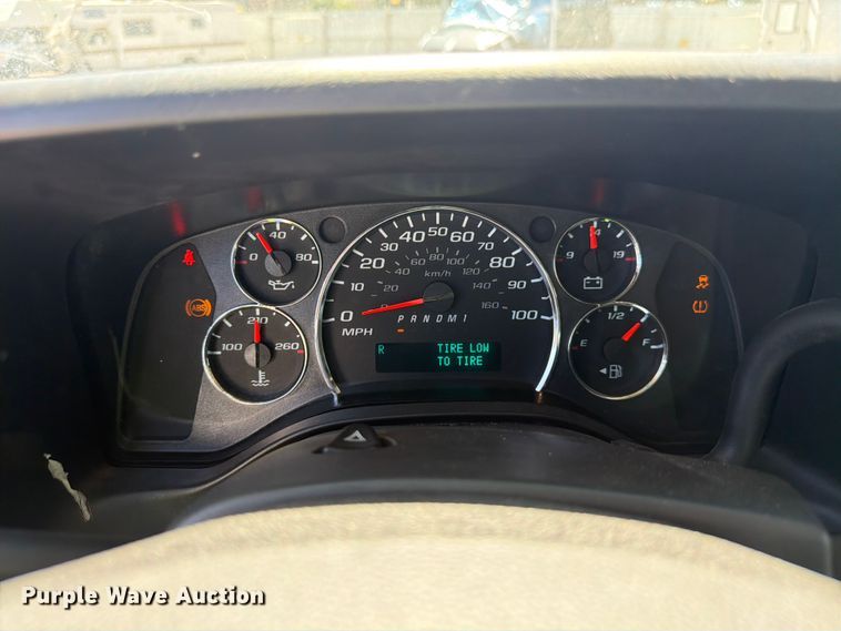 image for item YA3786 2020 Chevrolet Express 2500 van
