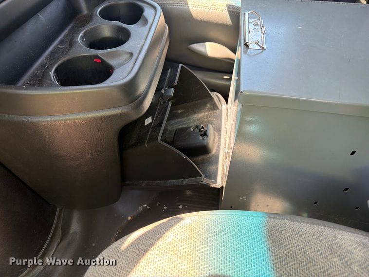 image for item YA3786 2020 Chevrolet Express 2500 van