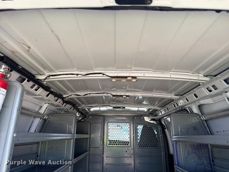 image for item YA3786 2020 Chevrolet Express 2500 van