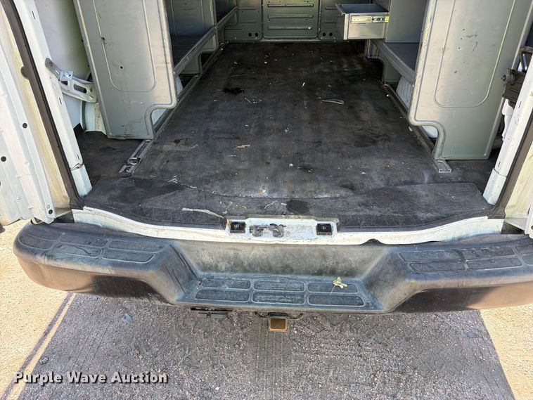 image for item YA3786 2020 Chevrolet Express 2500 van