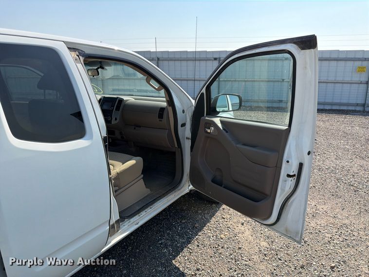 image for item YA3892 2017 Nissan Frontier Ext. Cab pickup truck