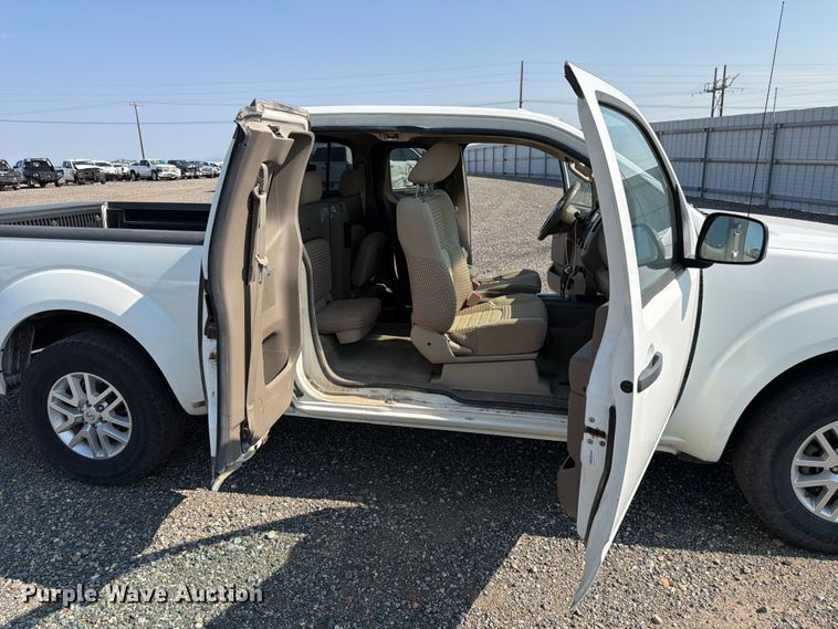 image for item YA3892 2017 Nissan Frontier Ext. Cab pickup truck