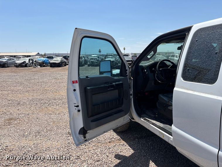 image for item YA3987 2015 Ford F250 Super Duty Ext. Cab utility bed pickup truck