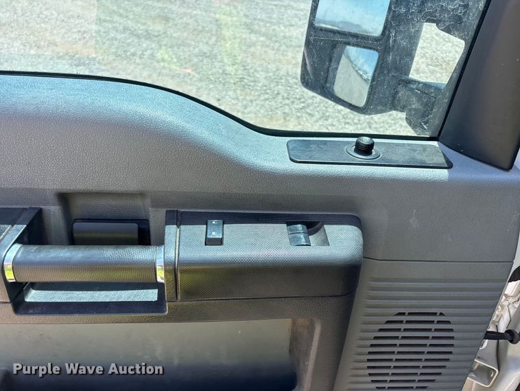 image for item YA3987 2015 Ford F250 Super Duty Ext. Cab utility bed pickup truck