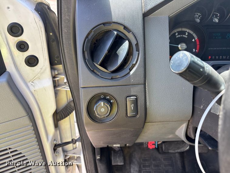 image for item YA3987 2015 Ford F250 Super Duty Ext. Cab utility bed pickup truck