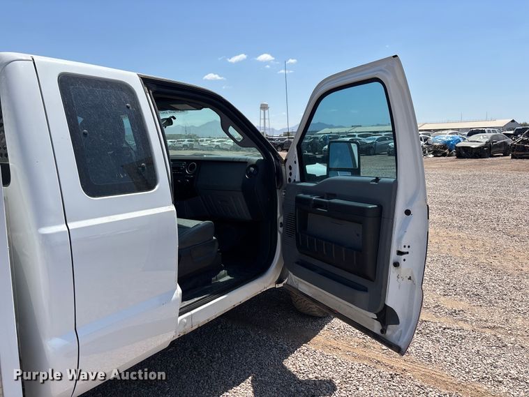 image for item YA3987 2015 Ford F250 Super Duty Ext. Cab utility bed pickup truck