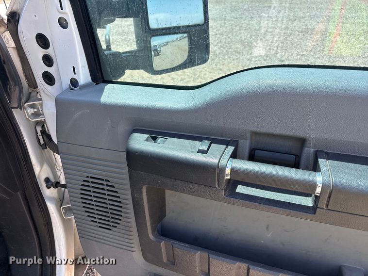image for item YA3987 2015 Ford F250 Super Duty Ext. Cab utility bed pickup truck