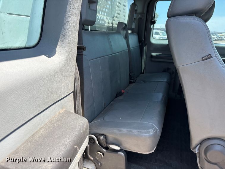 image for item YA3987 2015 Ford F250 Super Duty Ext. Cab utility bed pickup truck