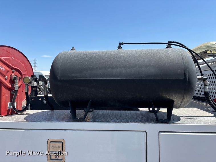 image for item YA3988 2015 Ford F250 Super Duty Ext. Cab utility / service truck