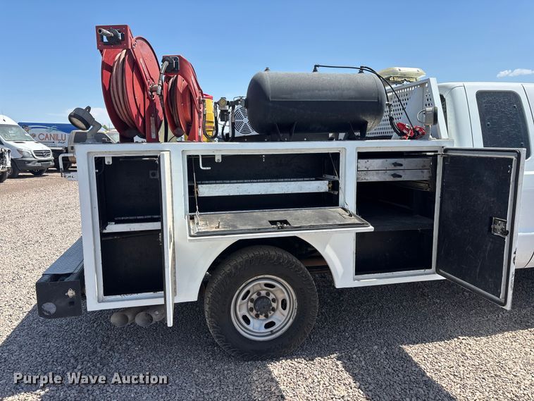 image for item YA3988 2015 Ford F250 Super Duty Ext. Cab utility / service truck