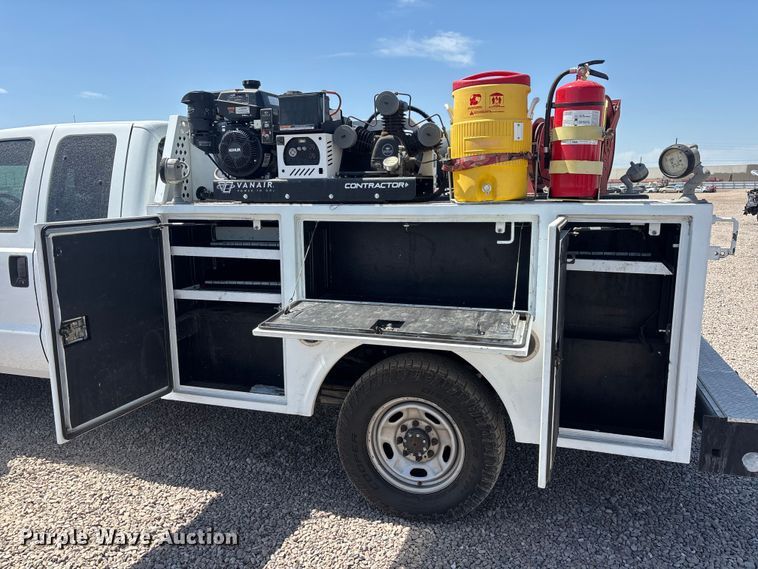image for item YA3988 2015 Ford F250 Super Duty Ext. Cab utility / service truck