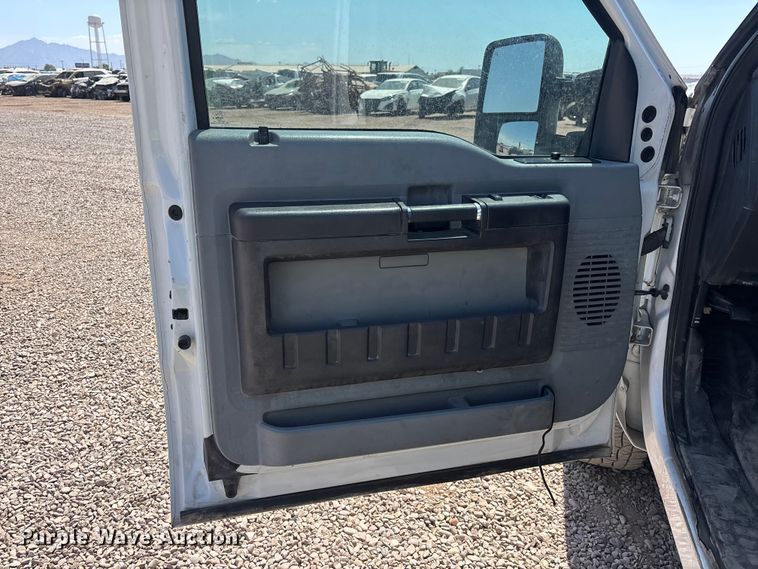image for item YA3988 2015 Ford F250 Super Duty Ext. Cab utility / service truck