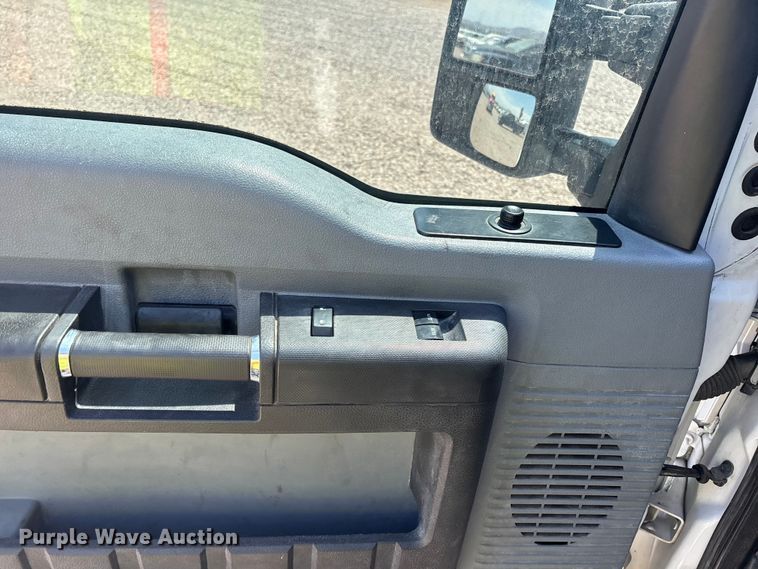 image for item YA3988 2015 Ford F250 Super Duty Ext. Cab utility / service truck