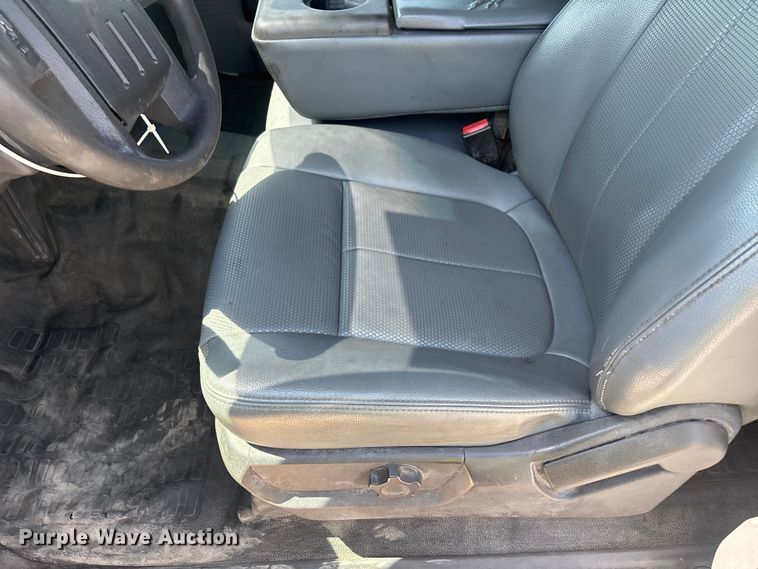 image for item YA3988 2015 Ford F250 Super Duty Ext. Cab utility / service truck