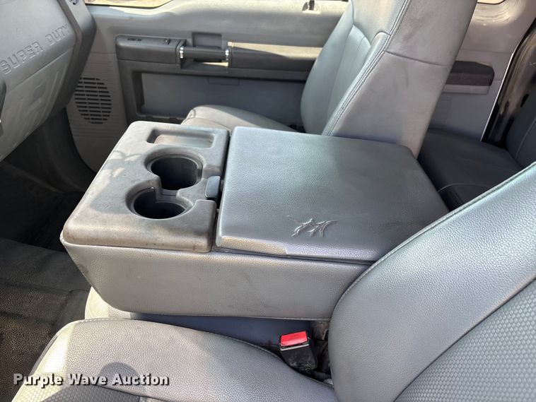 image for item YA3988 2015 Ford F250 Super Duty Ext. Cab utility / service truck
