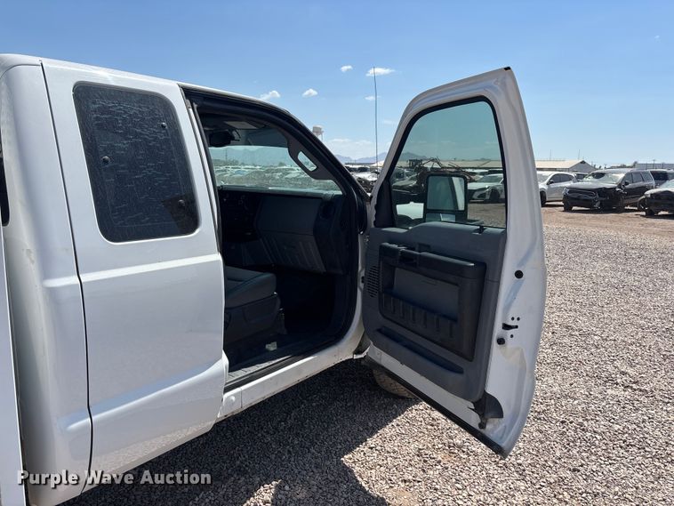 image for item YA3988 2015 Ford F250 Super Duty Ext. Cab utility / service truck