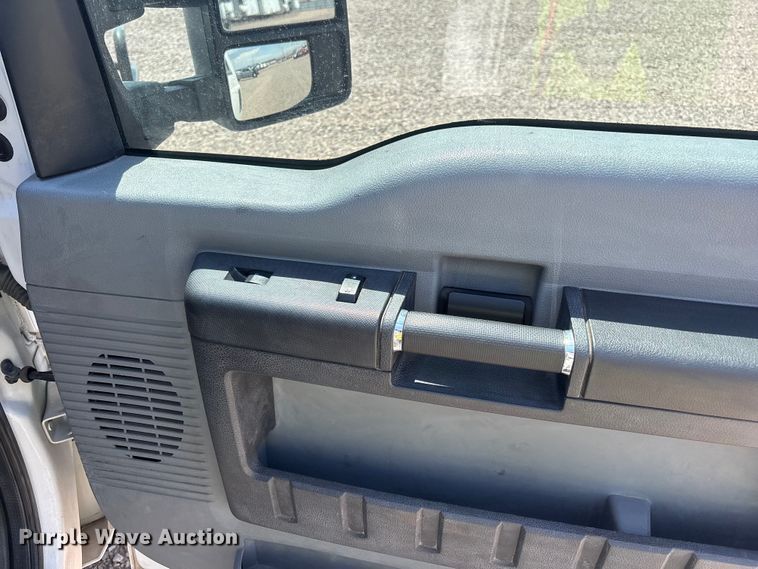 image for item YA3988 2015 Ford F250 Super Duty Ext. Cab utility / service truck