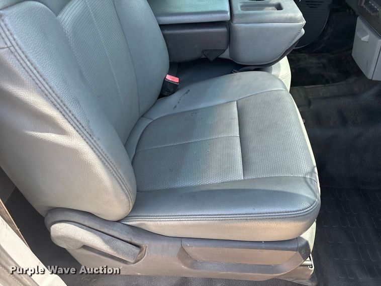 image for item YA3988 2015 Ford F250 Super Duty Ext. Cab utility / service truck