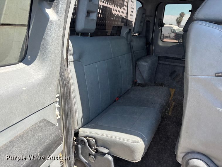 image for item YA3988 2015 Ford F250 Super Duty Ext. Cab utility / service truck