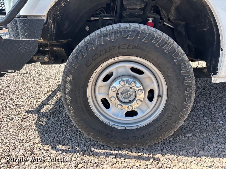 image for item YA3988 2015 Ford F250 Super Duty Ext. Cab utility / service truck