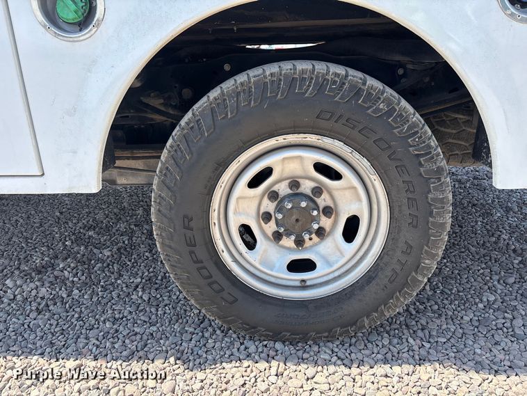 image for item YA3988 2015 Ford F250 Super Duty Ext. Cab utility / service truck