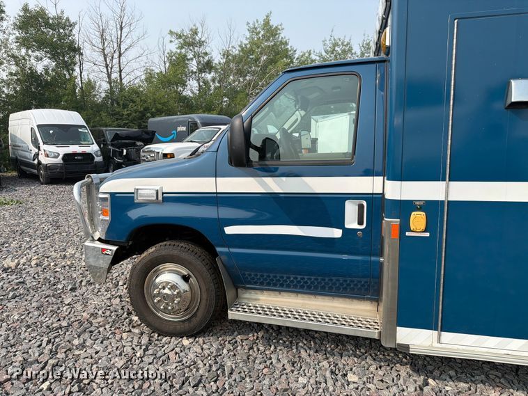 image for item YA4008 2025 Ford E450 ambulance
